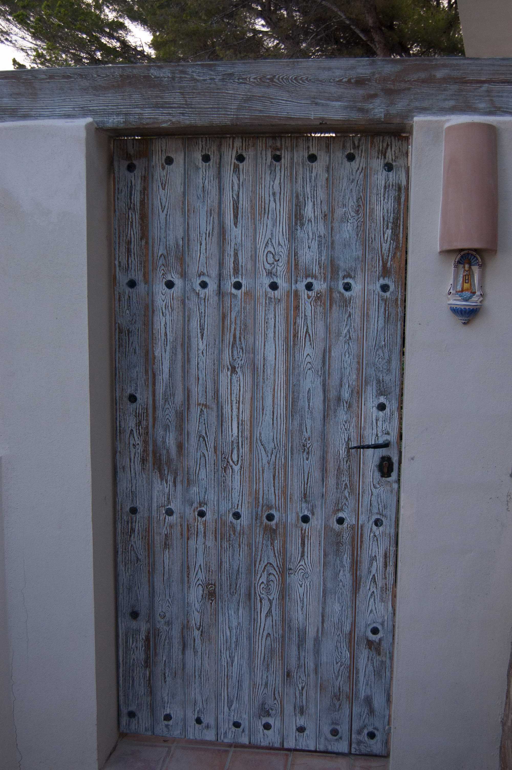 An attractive gate, spotted during our walk.