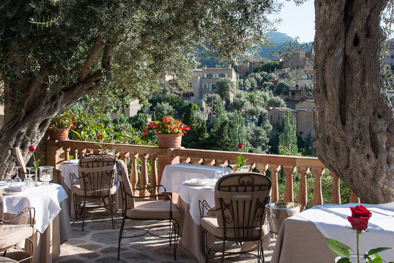 Restaurant terrace at Belmond La Residencia