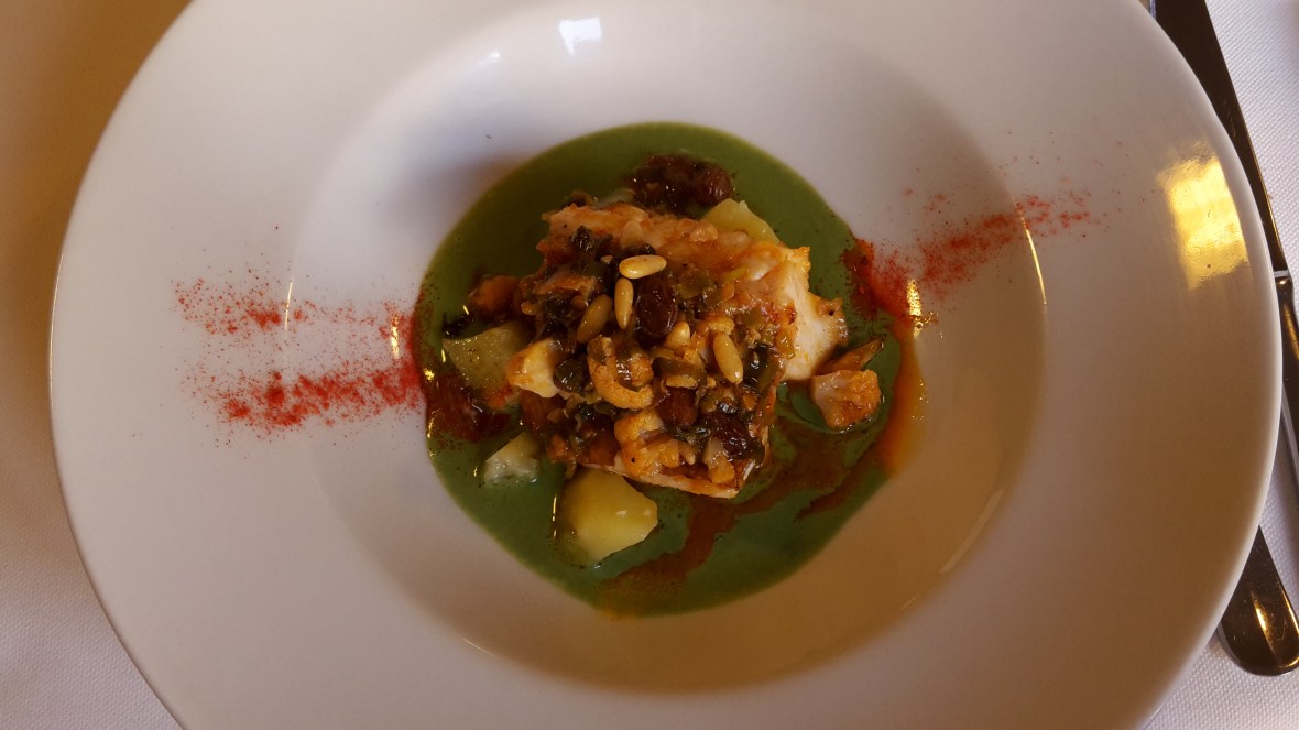 Gallineta with spinach cream