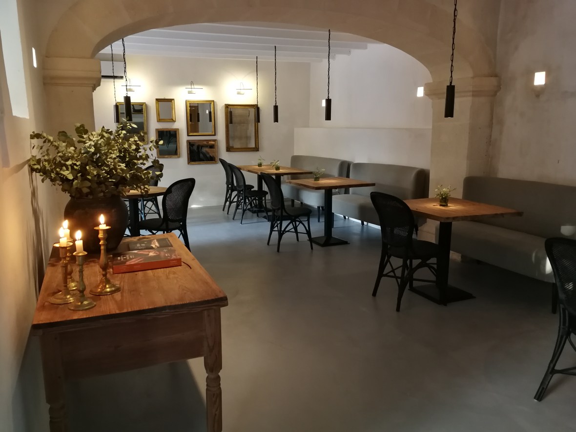 Jacaranda restaurant interior