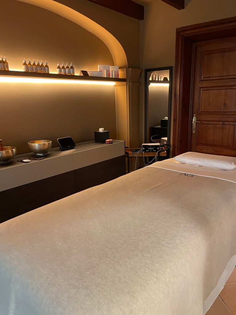 A tranquil treatmet room